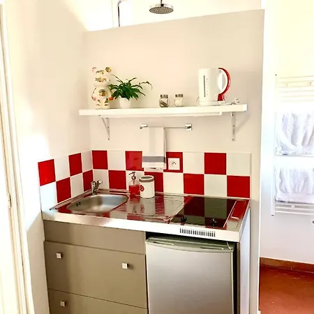 Le 1835, Rouge-corail