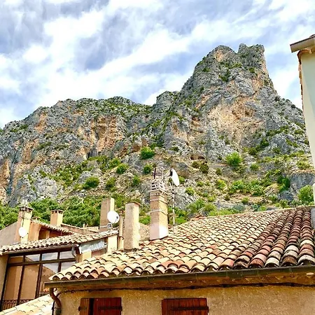 Le 1835, Rouge-corail Appartement Moustiers-Sainte-Marie