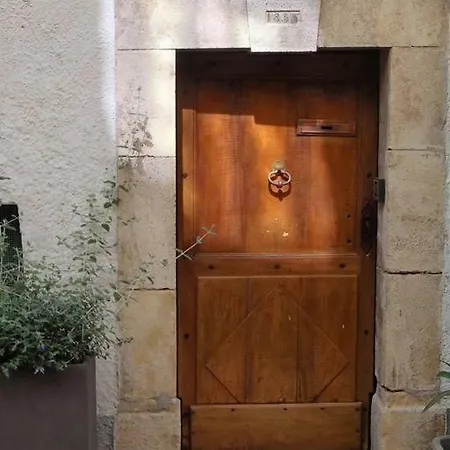 Le 1835, Rouge-corail