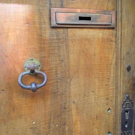 Le 1835, Rouge-corail Moustiers-Sainte-Marie