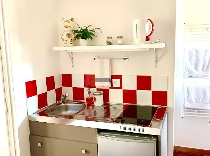 Le 1835, Rouge-corail