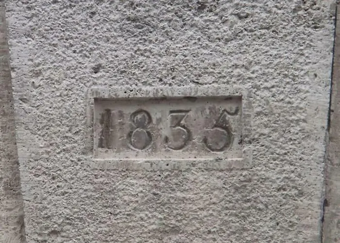 Le 1835, Rouge-corail Moustiers-Sainte-Marie