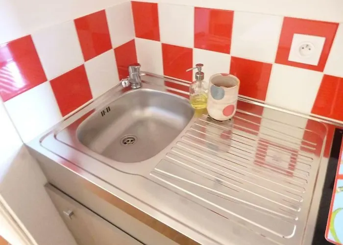 Le 1835, Rouge-corail Apartment